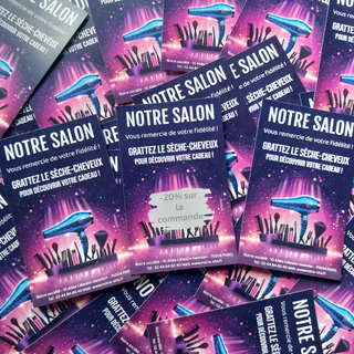 Les cartes à gratter centrées sur le bien-être peuvent être utilisées par les <strong>salons de coiffure</strong> et de <strong>beauté</strong>, <strong>les spas</strong>, <strong>les centres de remise en forme</strong>, <strong>les cabinets de médecine douce</strong>, <strong>les thérapeutes</strong>, et les <strong>centres de bien-être</strong>. Elles peuvent être utilisées pour promouvoir des offres spéciales, des remises et des services gratuits ou pour stimuler l'engagement des clients en les invitant à gratter pour gagner des produits ou des séances. Elles peuvent ajouter une touche de plaisir et de surprise à la promotion des services de bien-être et aider à fidéliser la clientèle.
 Les cartes à gratter centrées sur le bien-être peuvent être utilisées par les <strong>salons de coiffure</strong> et de <strong>beauté</strong>, <strong>les spas</strong>, <strong>les centres de remise en forme</strong>, <strong>les cabinets de médecine douce</strong>, <strong>les thérapeutes</strong>, et les <strong>centres de bien-être</strong>. Elles peuvent être utilisées pour promouvoir des offres spéciales, des remises et des services gratuits ou pour stimuler l'engagement des clients en les invitant à gratter pour gagner des produits ou des séances. Elles peuvent ajouter une touche de plaisir et de surprise à la promotion des services de bien-être et aider à fidéliser la clientèle.